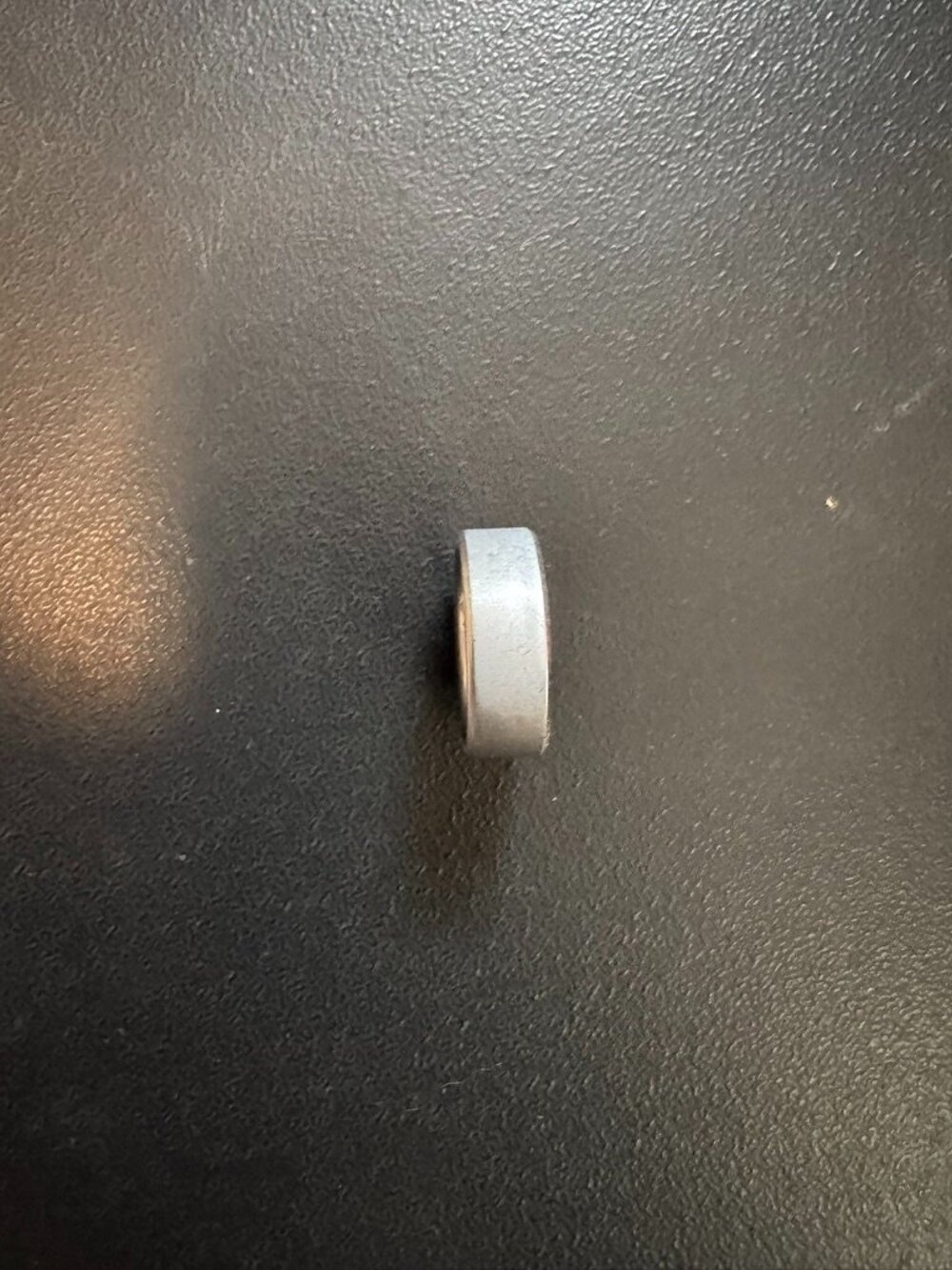 Oura Ring 4, Brushed Silver, Size 7 - Picture 4 of 5